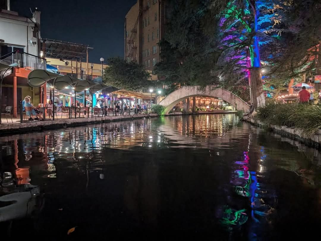 Viva Fiesta Condo On San Antonio Riverwalk ภายนอก รูปภาพ